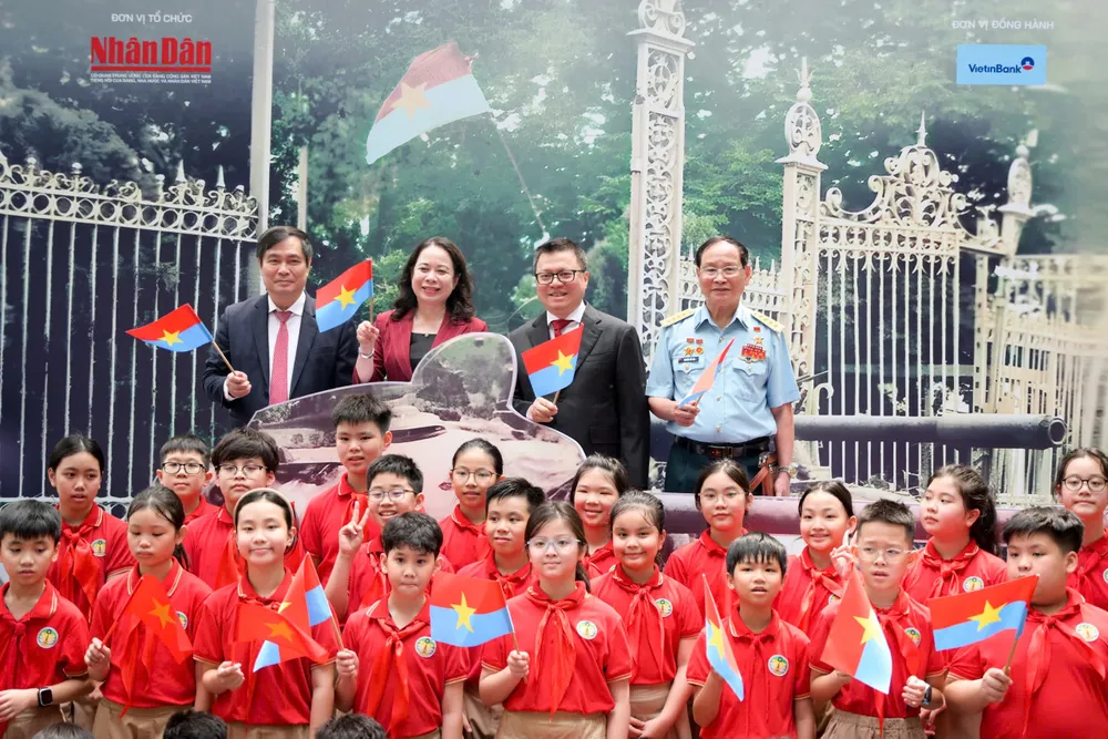 Báo Nhân Dân: Triển lãm tương tác và đợt thông tin kỷ niệm 50 năm Giải phóng miền Nam, thống nhất đất nước