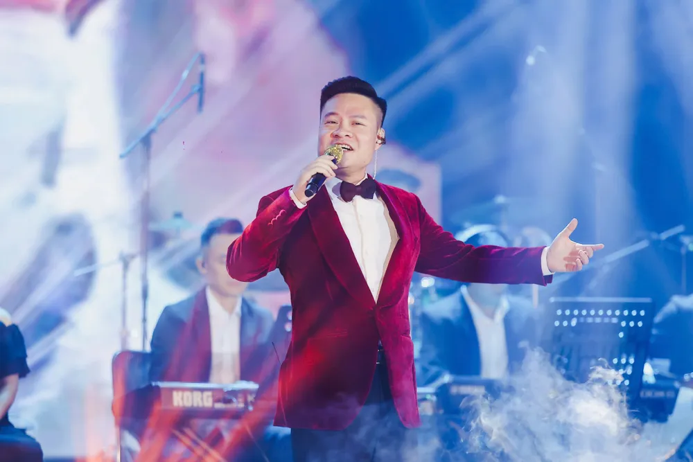 NSƯT Hoàng Tùng là người thể hiện ca khúc "Đất ơi nở hoa”