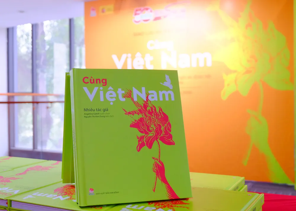 Tập thơ phản chiến từng bị cấm ở Tây Ban Nha ra mắt bạn đọc Việt Nam