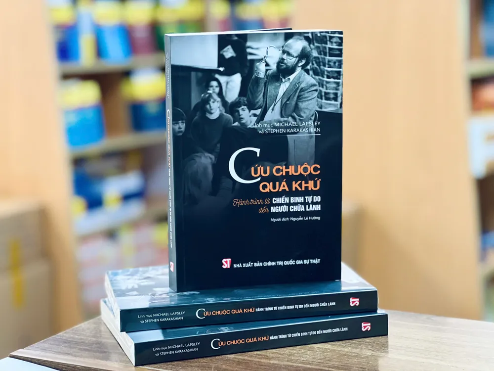 Cuốn hồi ký chữa lành của chiến binh tự do