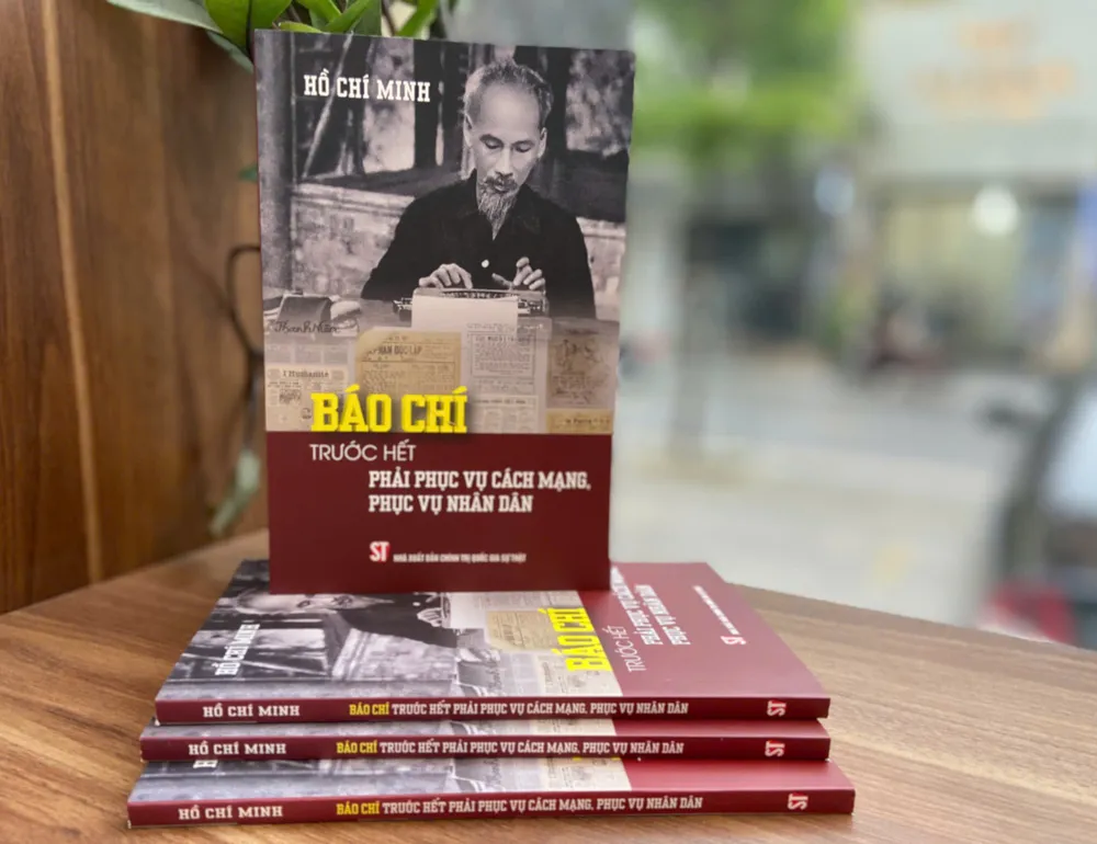 Báo chí trước hết phải phục vụ cách mạng, phục vụ nhân dân