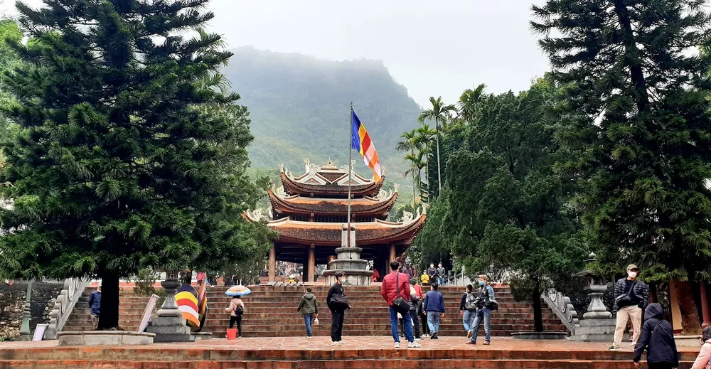 Các chùa, tự viện đồng loạt cử chuông, trống cầu nguyện quốc thái dân an