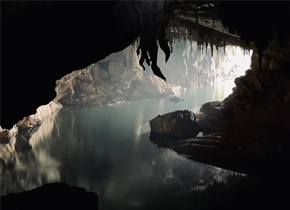 Quang cảnh nhìn từ trong hang Xe Bang Fai, Vườn quốc gia Hin Nam Nô, Lào. Ảnh: GIZ ProFEB 