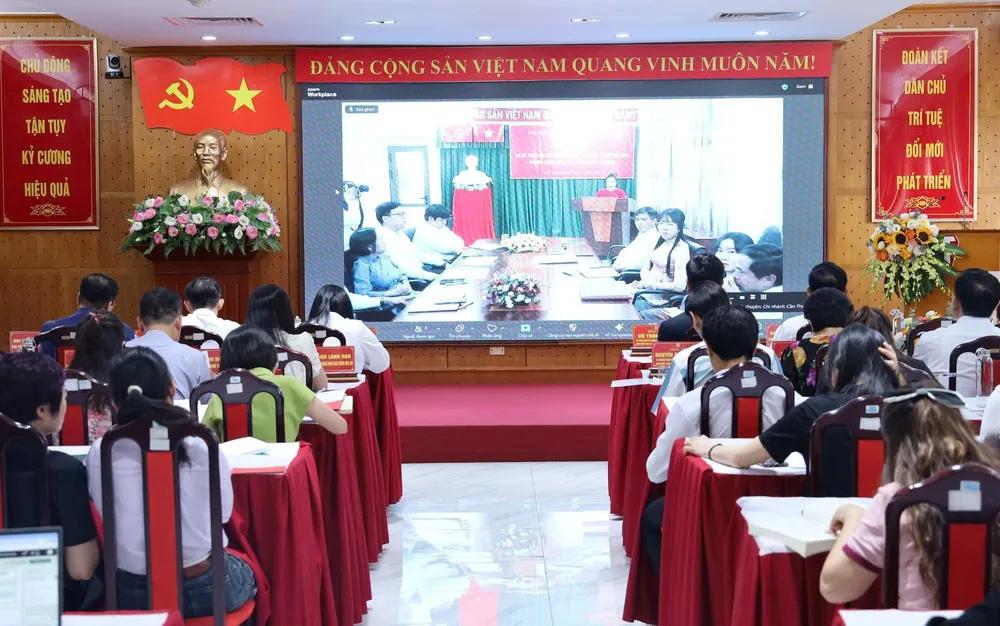 Hội nghị sơ kết 6 tháng đầu năm của Nhà xuất bản Chính trị quốc gia Sự thật