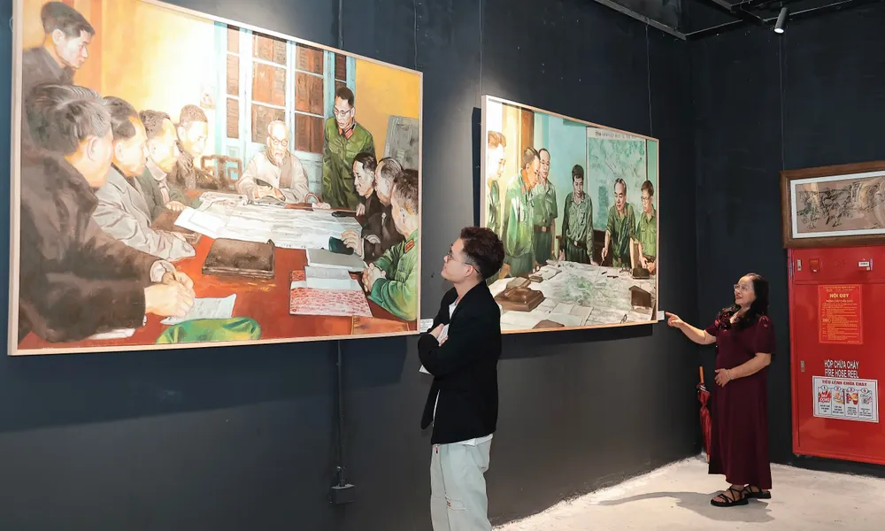 Trưng bày 208 tác phẩm hội họa, điêu khắc trong triển lãm “Những ngày tháng lịch sử”