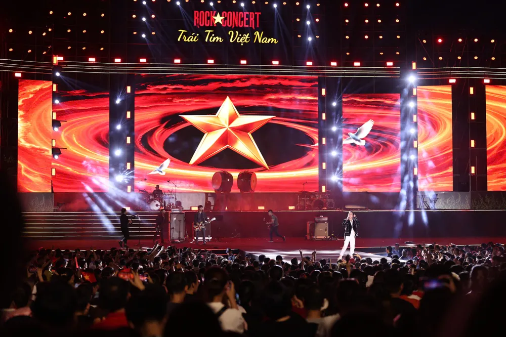 Hoàng thành Thăng Long bùng nổ với “Rock Concert - Trái tim Việt Nam”