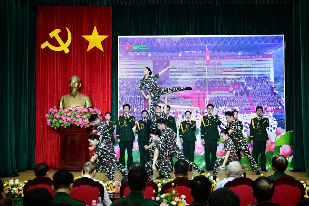 22 tác phẩm được vinh danh tại Cuộc thi viết “Những tấm gương bình dị mà cao quý” 