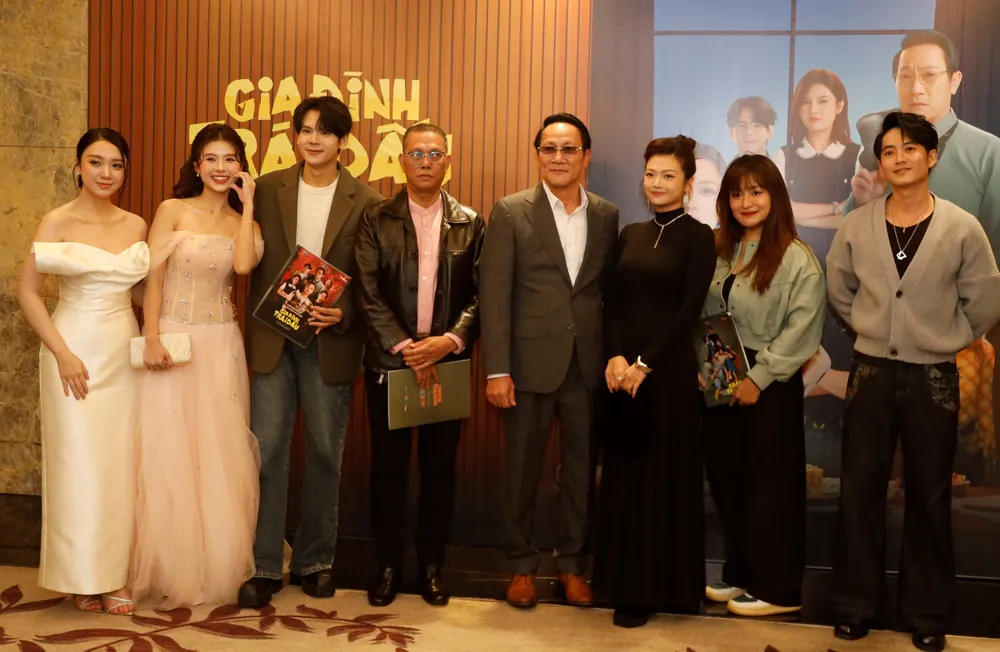 Ê kíp làm phim Gia đình trái dấu