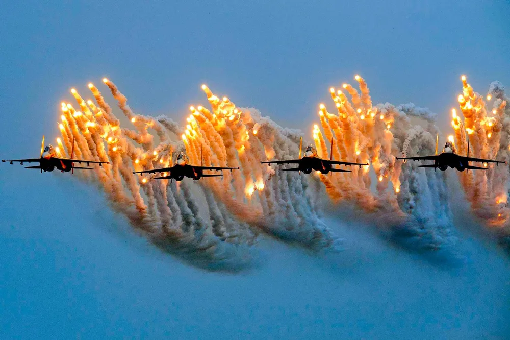 Tác phẩm “Sức mạnh của "hổ mang chúa" SU-30mk2” của Nguyễn Tiến Anh Tuấn