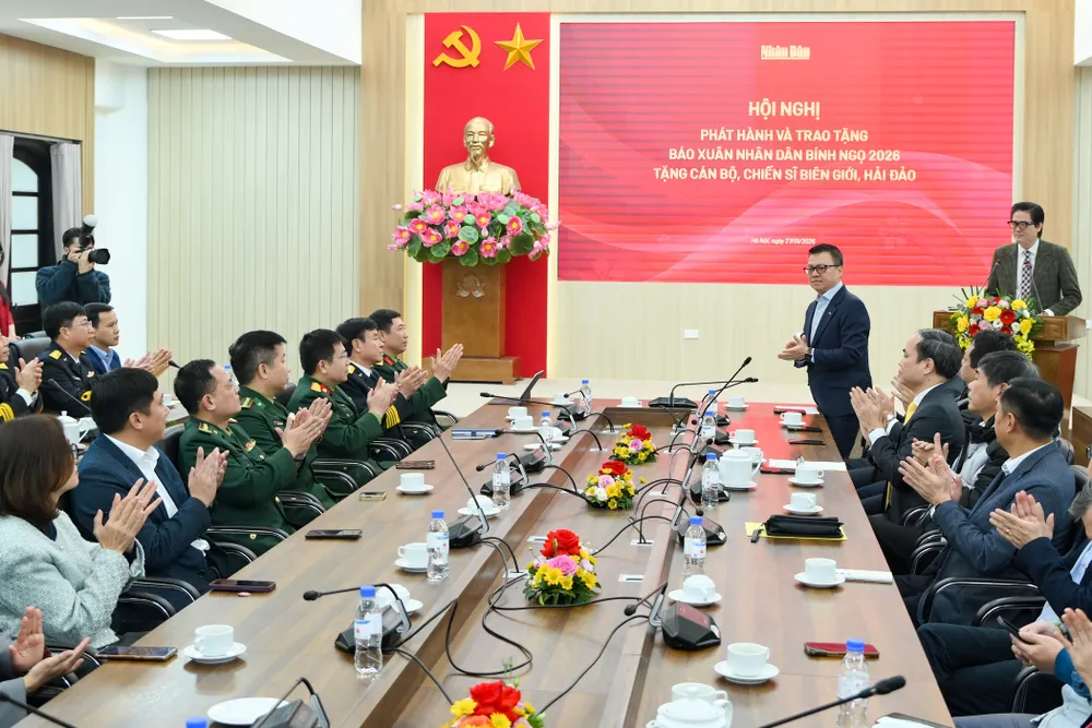 trao tang bao xuan cho cb cs bien gioi hai dao-0580.jpg