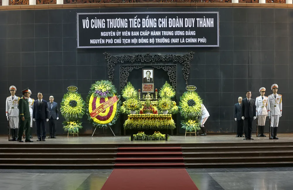 Lễ tang cấp Nhà nước nguyên Phó Chủ tịch Hội đồng Bộ trưởng Đoàn Duy Thành được tổ chức trọng thể vào sáng 12-2. Ảnh: VIẾT CHUNG