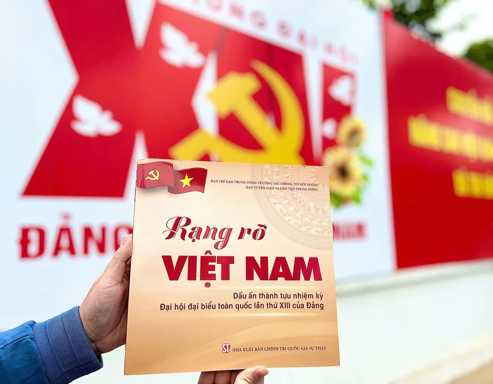 “Rạng rỡ Việt Nam” lan tỏa niềm tin và khát vọng phát triển mới