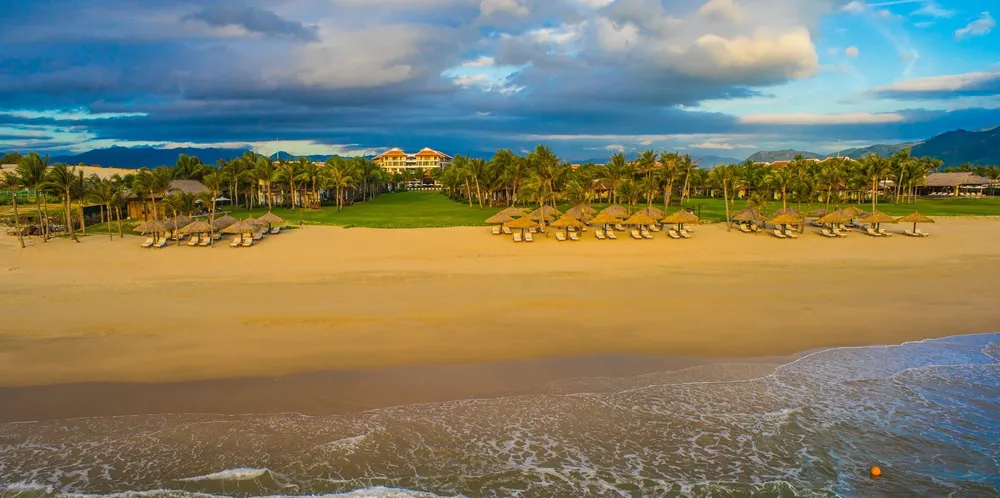 05 The Anam - Beachfront.jpg