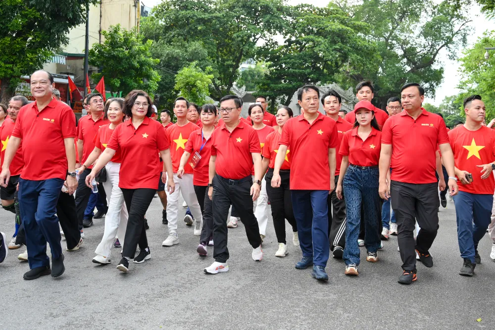 10 ty buoc chan-0437.jpg