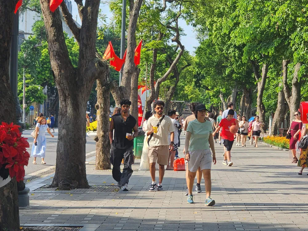 Khách quốc tế đến Việt Nam 8 tháng năm 2026 ước đạt 15,9 triệu lượt. Ảnh: THU HÀ