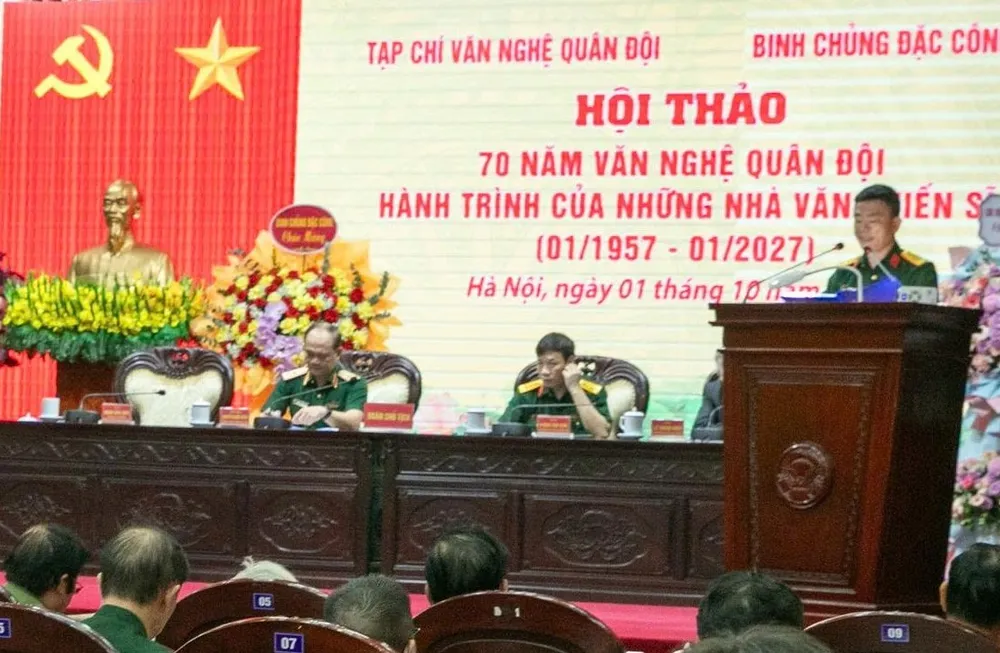 Hội thảo 70 năm Văn nghệ quân đội - Hành trình của những nhà văn - chiến sĩ”. Ảnh: NGUYỄN OANH
