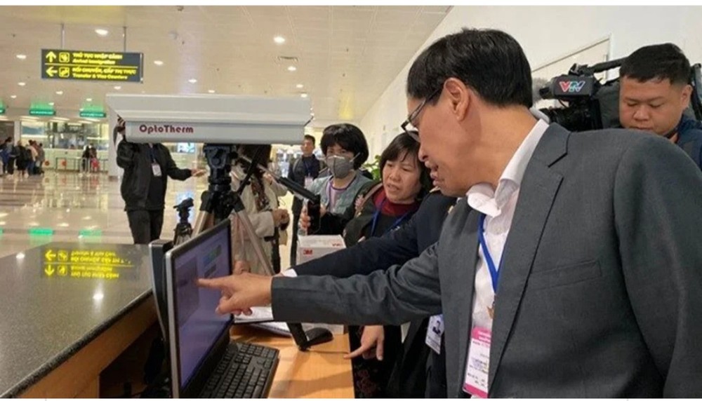 內牌機場疫病檢查。