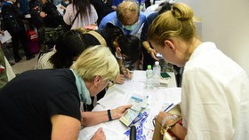 3月18日起暫停給外籍人士簽發簽證