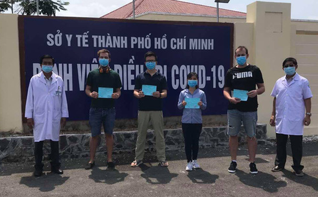 在芹耶新冠肺炎治療醫院接受治療的4名患者今日出院。(圖源：互聯網)