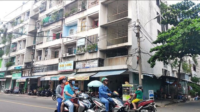 第420例曾在第十一郡雒龍君公寓留宿。