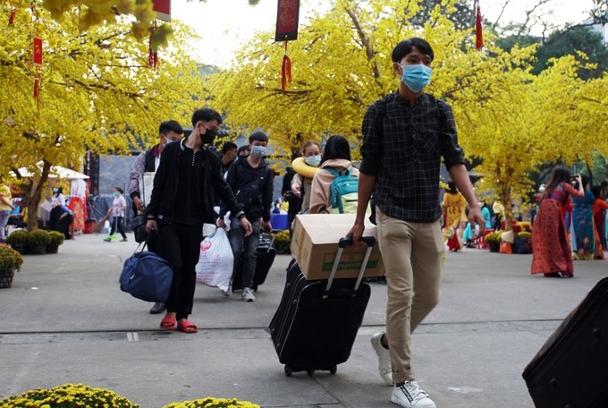 大學生回鄉過年。(圖源：vnexpress.net)