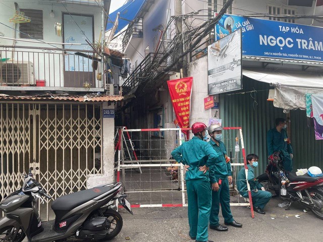 第一郡阮廌街245號巷被封鎖。
