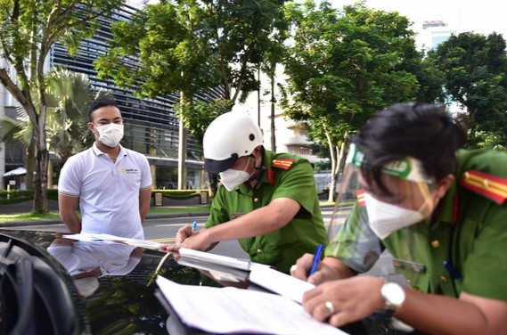 軍隊首天協助本市加強嚴管社交隔離 ảnh 5
