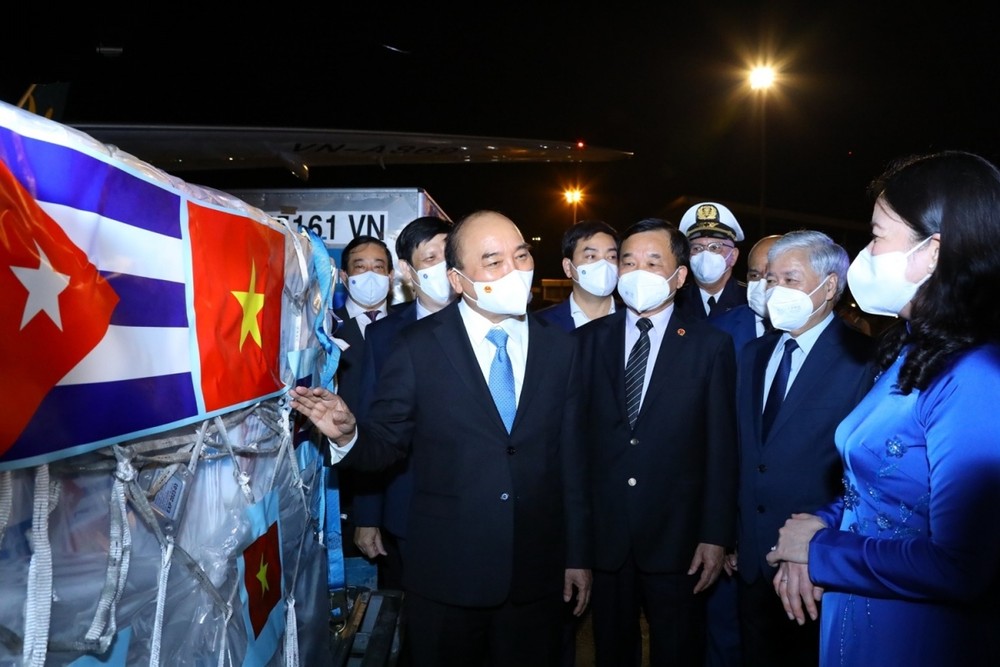 國家主席出席新冠疫苗與醫療設備移交儀式