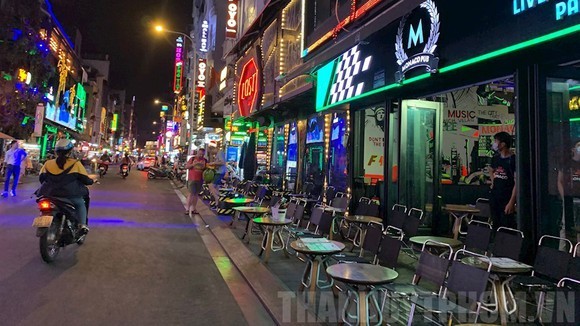 本市卡拉OK舞廳酒吧按摩復業