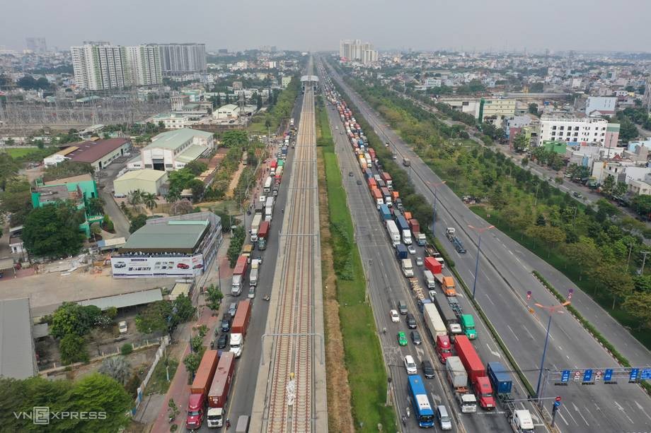 本市制定方案解決河內公路堵車現象