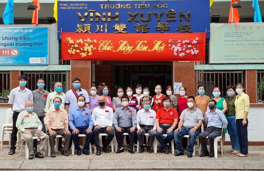 董事會與校委、老師新春聚會及合照。