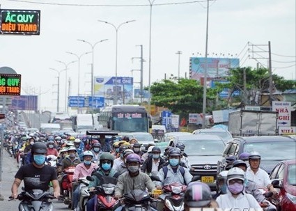 春節後， 大量勞工已返回本市工作。