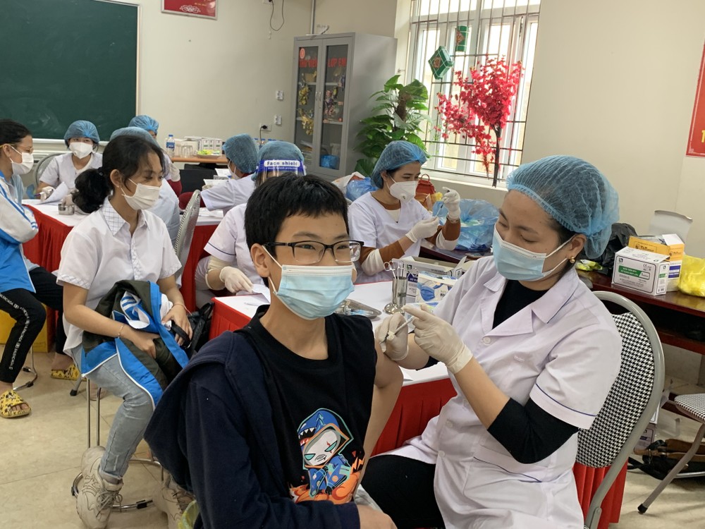 建議盡快為12歲以下學生接種以放心上課。