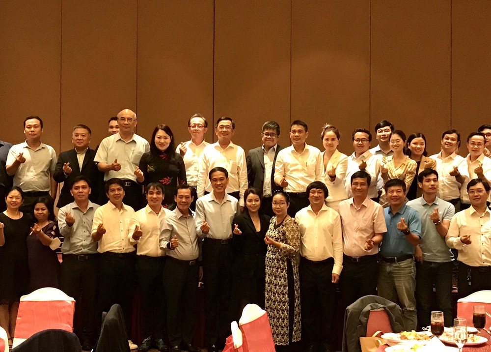 留台學生與台辦領導、貴賓留影。