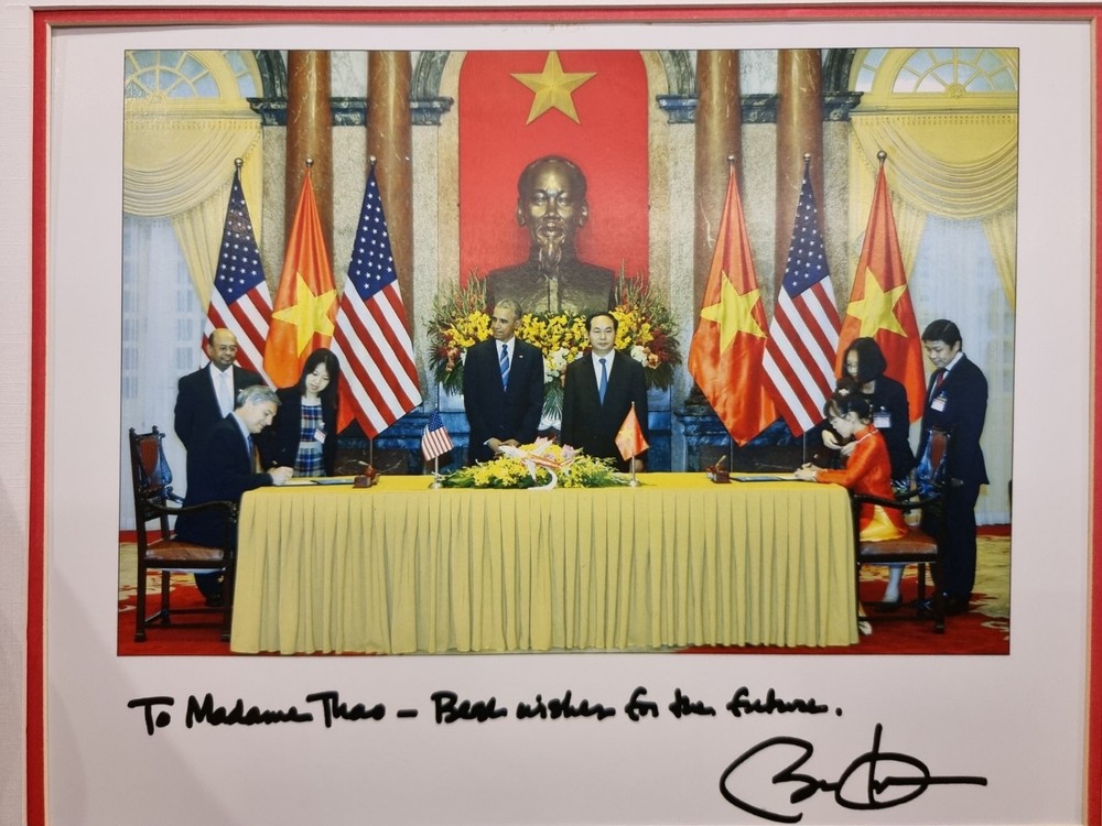 2016年訂購100架波音飛機的協議簽署儀式上。