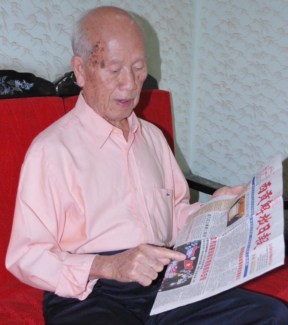 本報是林思光老先生每天不可或缺的精神食糧。