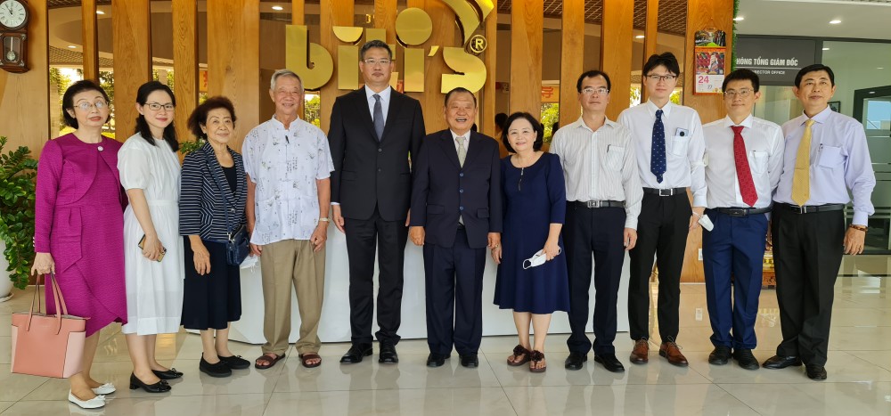 中國駐本市總領事到訪平仙公司