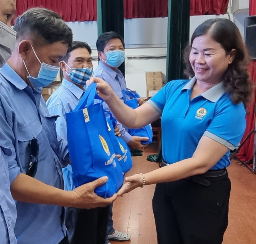 第五郡响应“工人月”运动