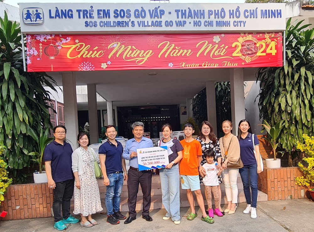 堤岸青商俱乐部捐赠必需品和善款给旧邑SOS儿童村。