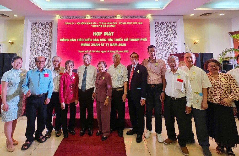 各少数民族同胞模范代表新春聚会