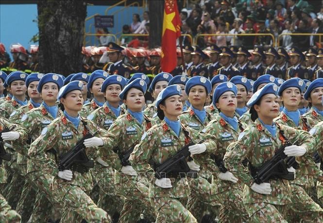 vna_potal_le_dieu_binh_dieu_hanh_ky_niem_50_nam_ngay_giai_phong_mien_nam_thong_nhat_dat_nuoc__stand (4).jpg