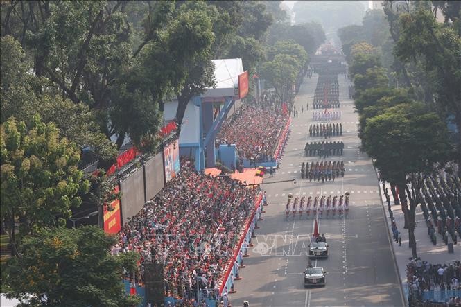 vna_potal_le_dieu_binh_dieu_hanh_ky_niem_50_nam_ngay_giai_phong_mien_nam_thong_nhat_dat_nuoc__stand (5).jpg