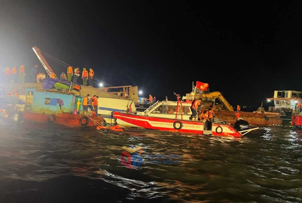 职能力量继续争分夺秒进行搜救。