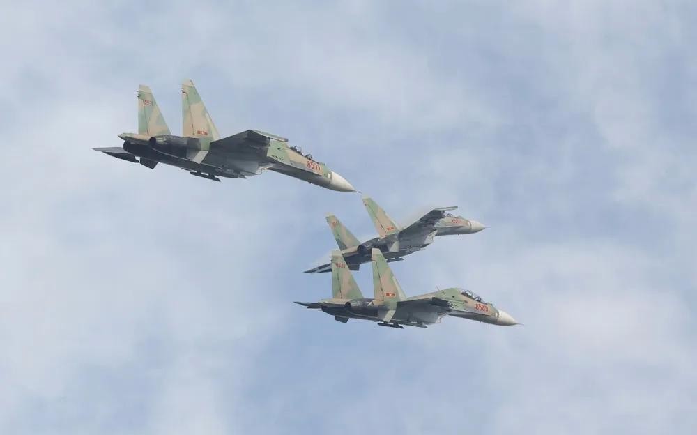 眼镜蛇 Su-30MK2 为 A80 任务进行训练