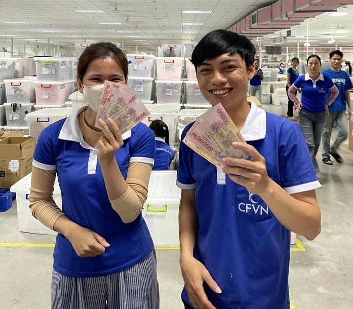 岘港一家企业为1000名工人提供汽油补贴。