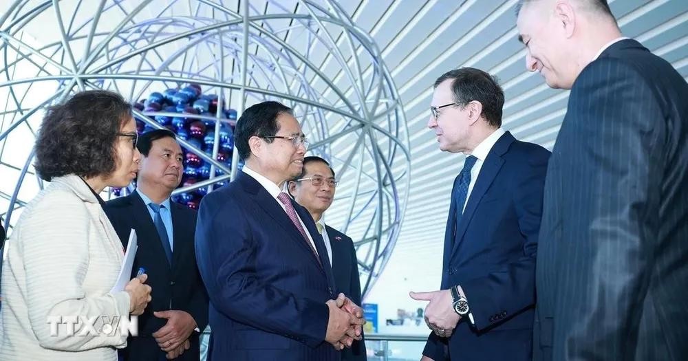 范明政总理参观原子能博物馆。