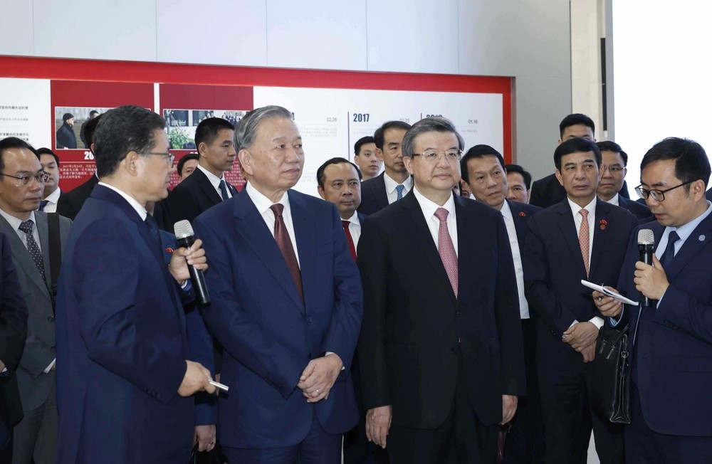 越南共产党中央总书记、国家主席苏林参观考察河北省雄安新区起步区。图：越通社