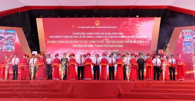 各位代表出席并落实涂山坊K15码头遗迹群体修缮与翻新投建项目的剪彩仪式。