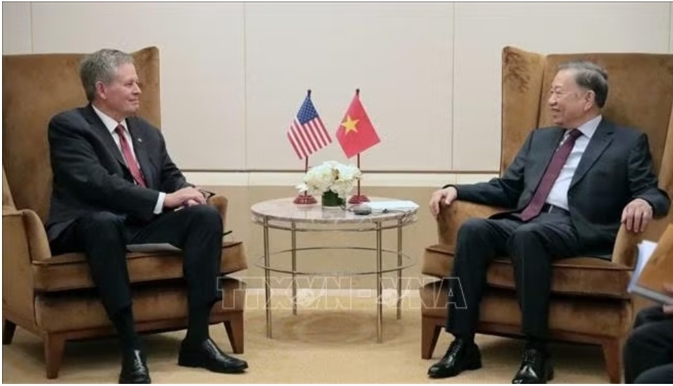 越南共产党中央总书记、国家主席苏林会见美国联邦参议员史蒂夫·戴恩斯。图为会见现场。图片：越通社记者 Thanh Tuấn 摄。