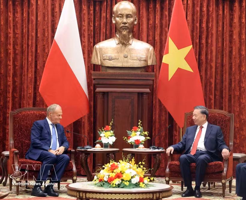 越南共产党中央总书记、国家主席苏林与波兰总理唐纳德·图斯克。图自越通社